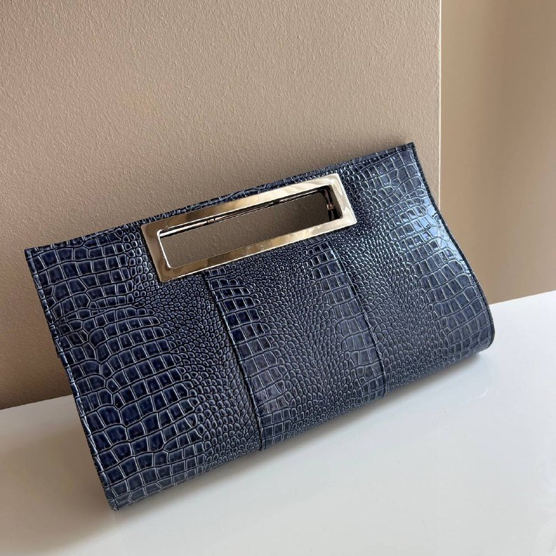 Синяя сумка крокодиловая с металлической ручкой 2