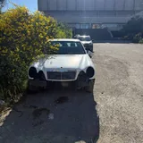 Mercedes W210 E220 1