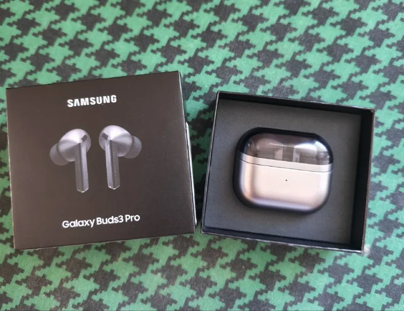 Samsung Galaxy Buds3 Pro 1