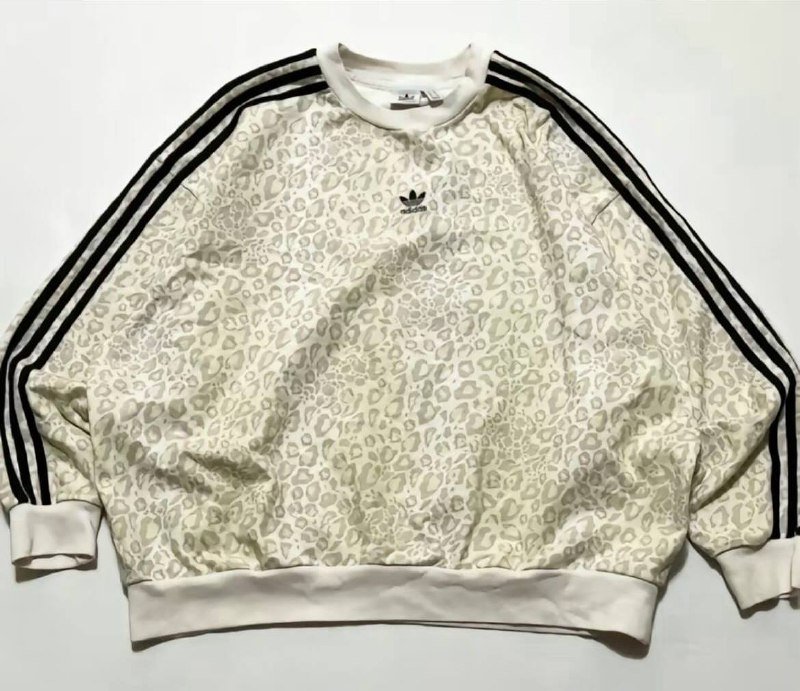 Adidas свитшот размер L