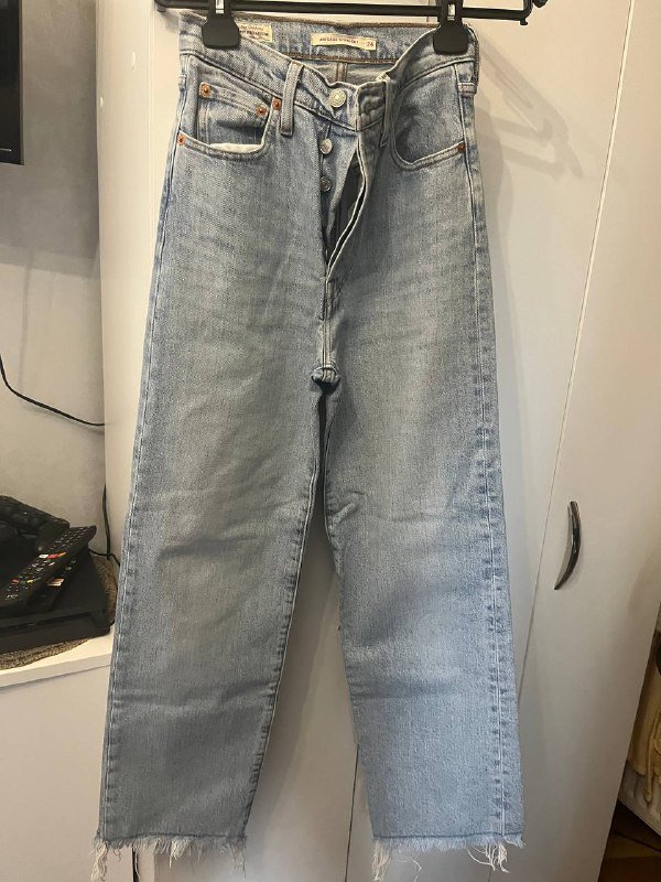 Stradivarius, Zara, Levis светлые, Mango джинсы, Levis темные 4