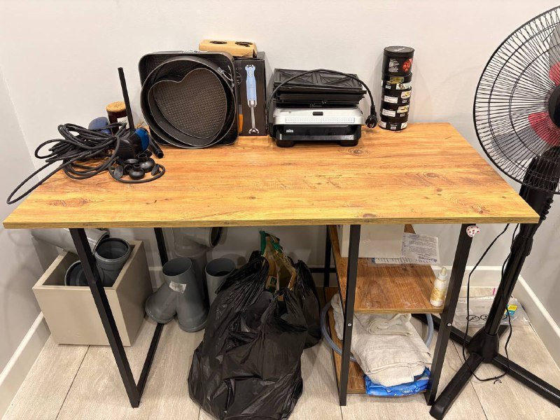 Чёрный стол