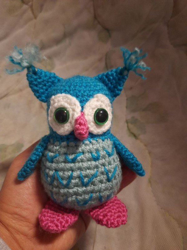 женская кепка, платье 48 размера, мягкие игрушки 3