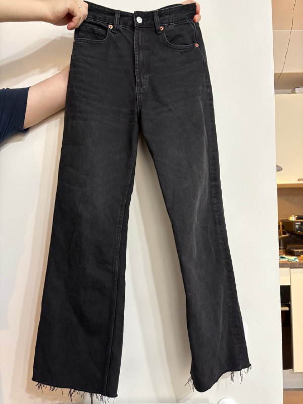Платье Zara, блузка Koton, футболки, джинсы, ремень Shein, кеды Converse, рубашка, пиджак 6