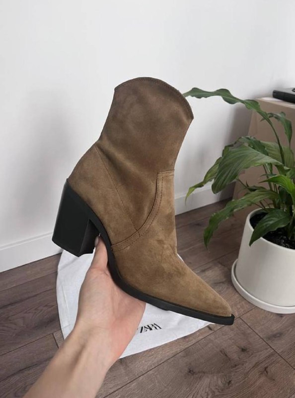 Казака Zara из натуральной замши, размер 37 2