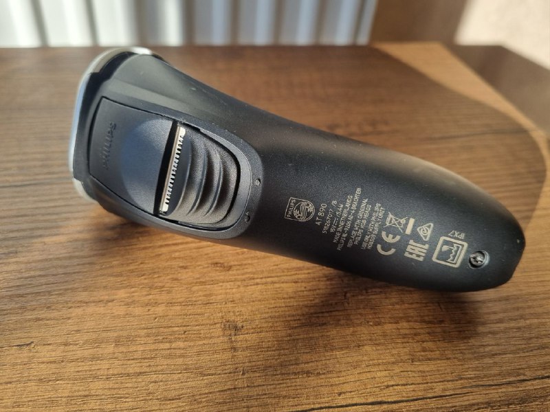 Электробритва Philips AquaTouch AT890 4