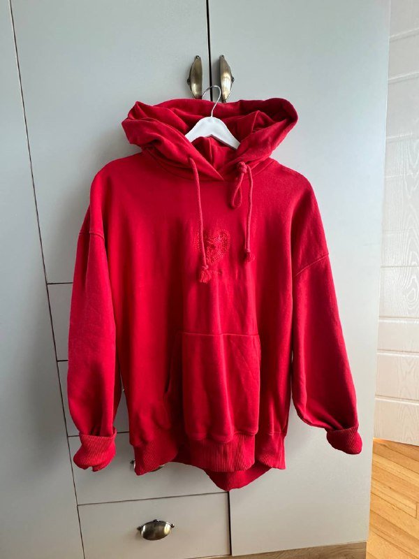 Байка mark formelle с капюшоном и вышивкой размер M