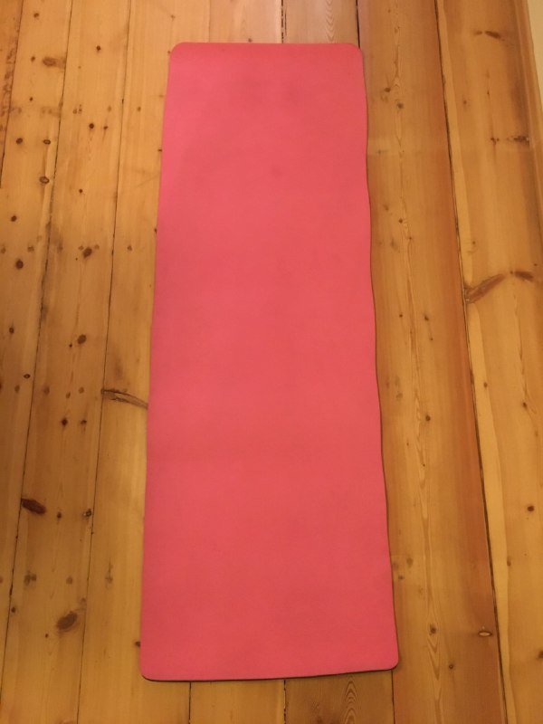 Насос велосипедный, фонарь, сумка, плавки, горнолыжные штаны, карабин с компасом 5