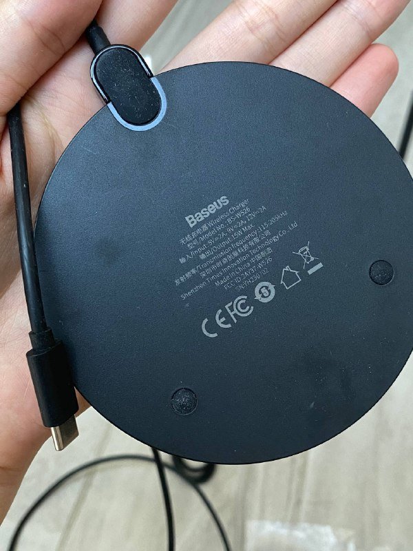 Лампа настольная Xiaomi, Плойка Babyliss, Клавиатура Razer, Беспроводная зарядка Baseus, Мышь Logitech 6