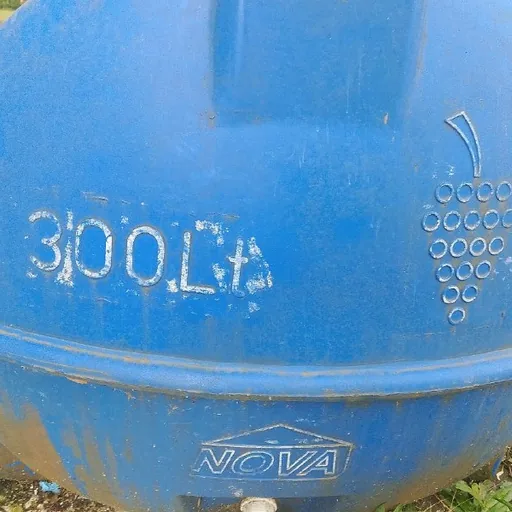 Пластиковый бак 300л