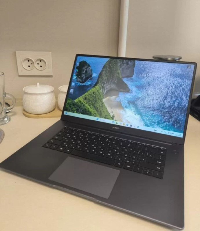 Ноутбук Huawei MateBook D15 шестиядерный 15.6 дюймов