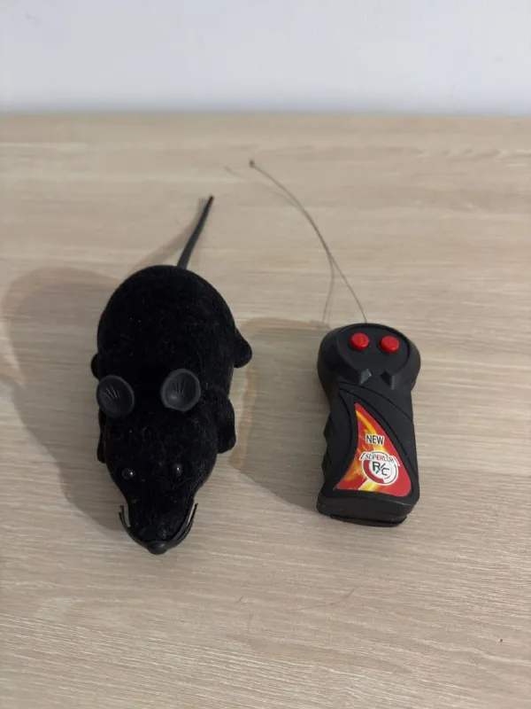 Игрушка мышь для кошки на радиоуправлении