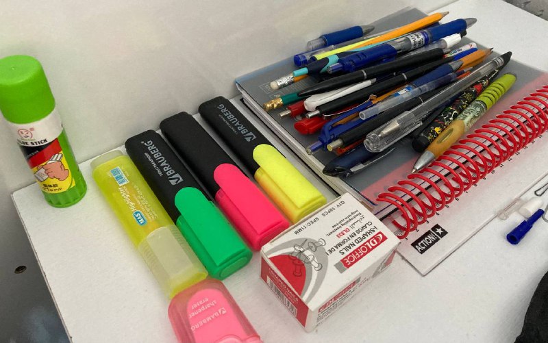 Лекарства, игра шашки, канцелярские принадлежности, таблички ламинированные 3