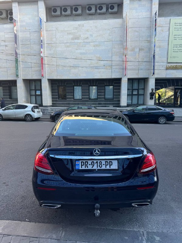 Mercedes Benz E220D 2020 3