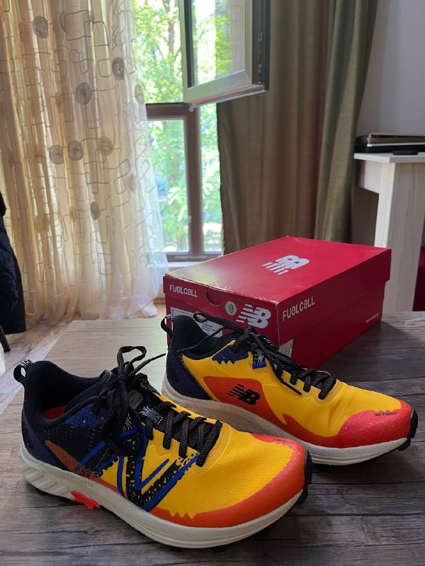 Кроссовки New Balance Fuelcell беговые 43 размер