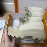 Зимние ботинки Charles & Keith 1