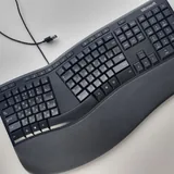 USB-гарнитура и эргономичная клавиатура Microsoft 2