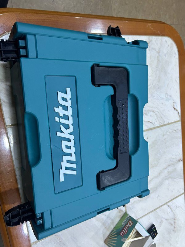 Аккумуляторный триммер Makita в кейсе