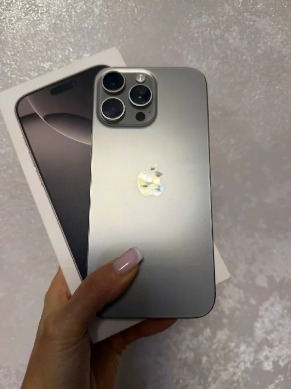iPhone 16 Pro Max 256 GB 1