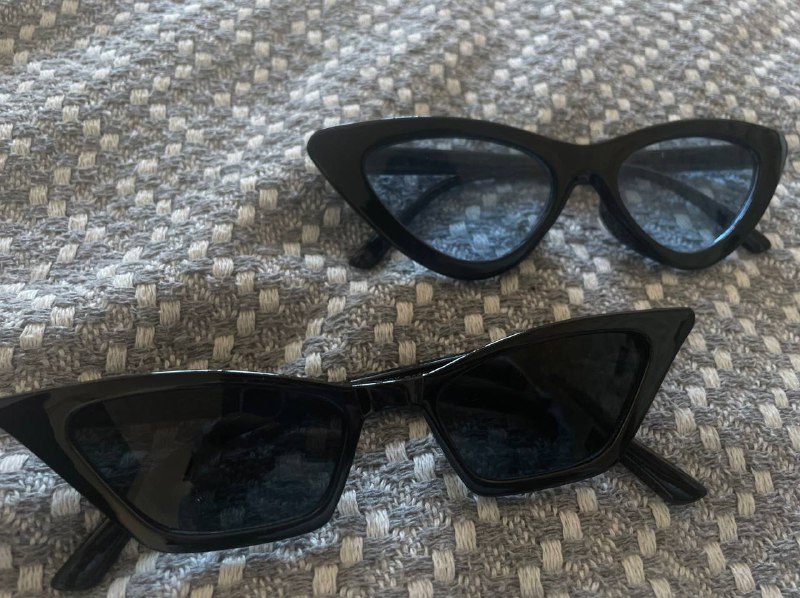 две пары солнцезащитных очков 2