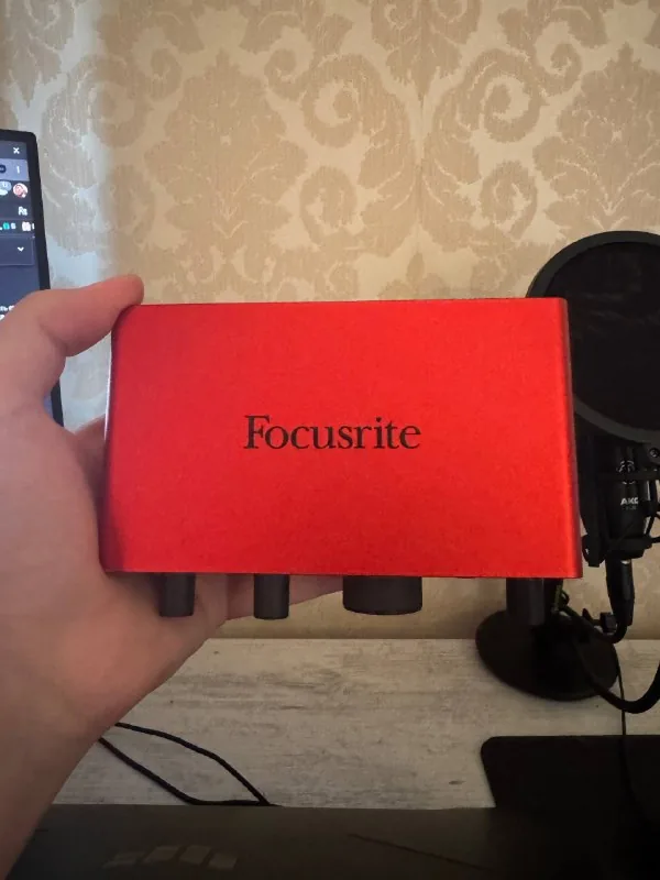 Аудиокарта Focusrite Scarlett Solo, микрофон AKG P420 1