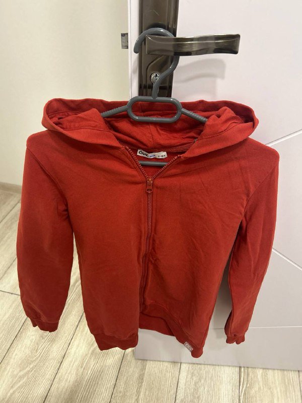 Кофта с капюшоном терракотовая 146-152