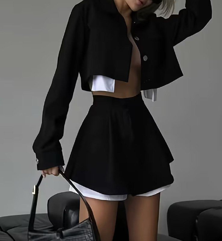 Женские костюмы красный, черный 4