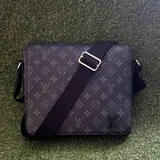 Сумка Louis Vuitton District PM Monogram 1