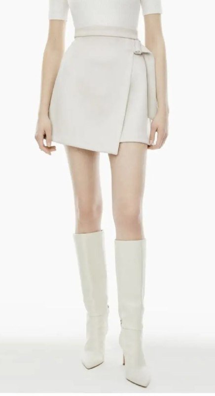 Молочная асимметричная юбка-трапеция из искусственной замши 5