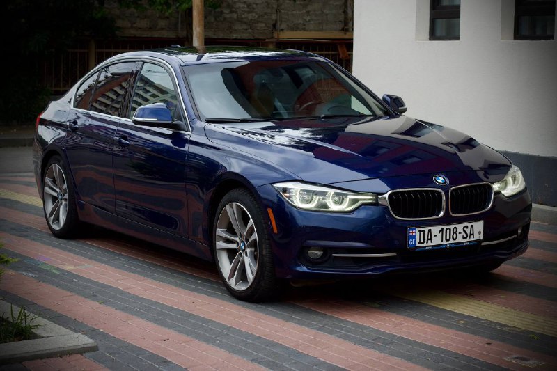 BMW 330i F30 2016 бензин 252 л.с. седан автомат 2
