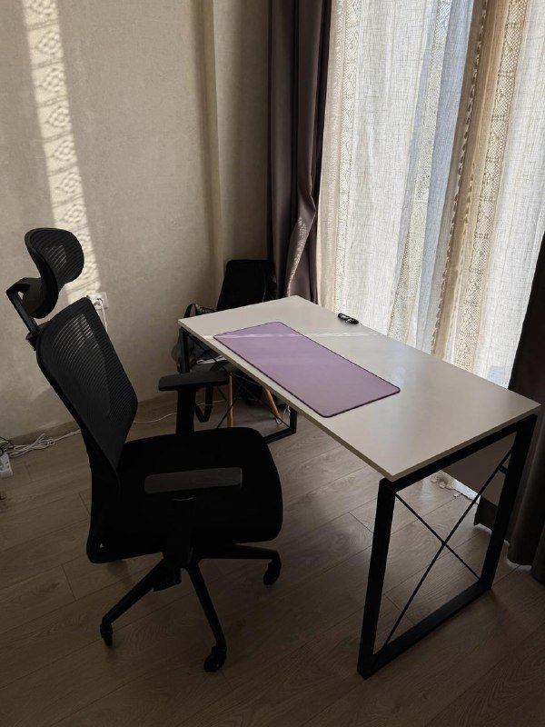 Офисное кресло, стол, лампа IKEA, стулья, кофемашина Nespresso, ботинки Salomon, фильтр Xiaomi, столик, аэрогриль 3