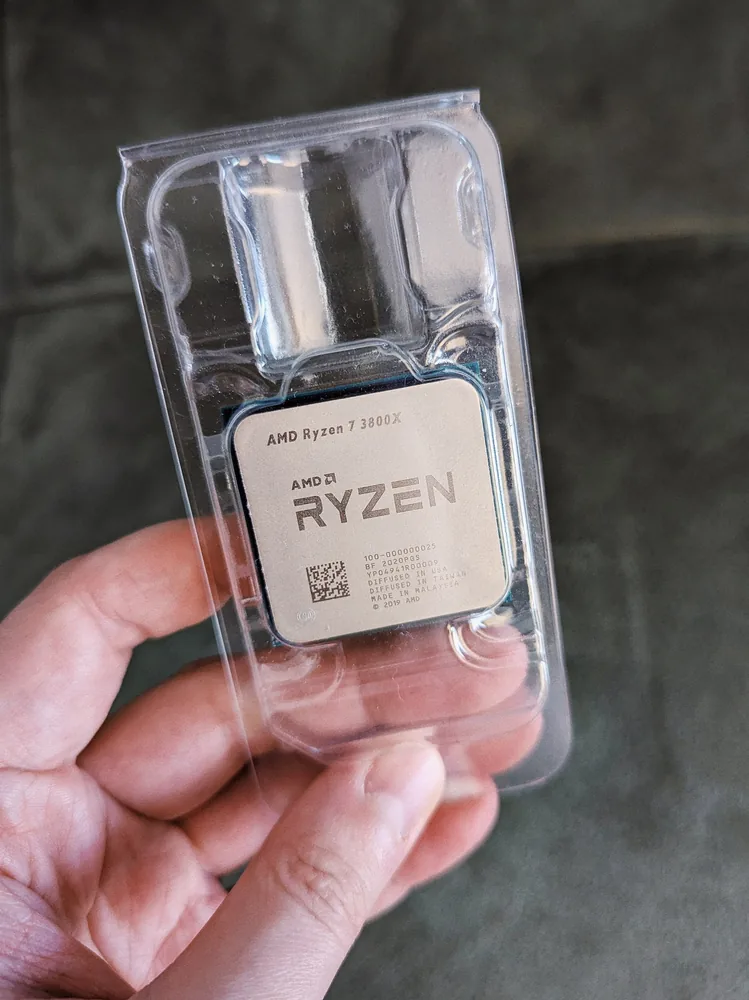 Процессор AMD Ryzen 7 3800X