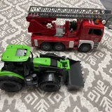 Игрушки, книги, железная дорога, трактор, пожарная машина 4